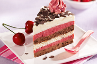 fatia de bolo napolitano